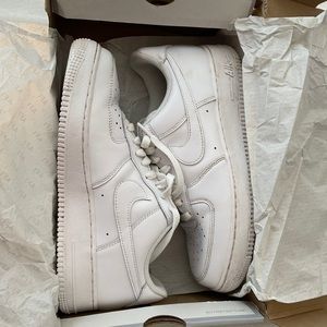 Unisex Nike Airforce 1 " 07. Worn a couple of times.